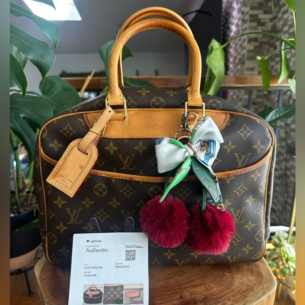 Louis Vuitton Deauville Monogram Handbag Travel Vanity Bag COA France 1997 LV